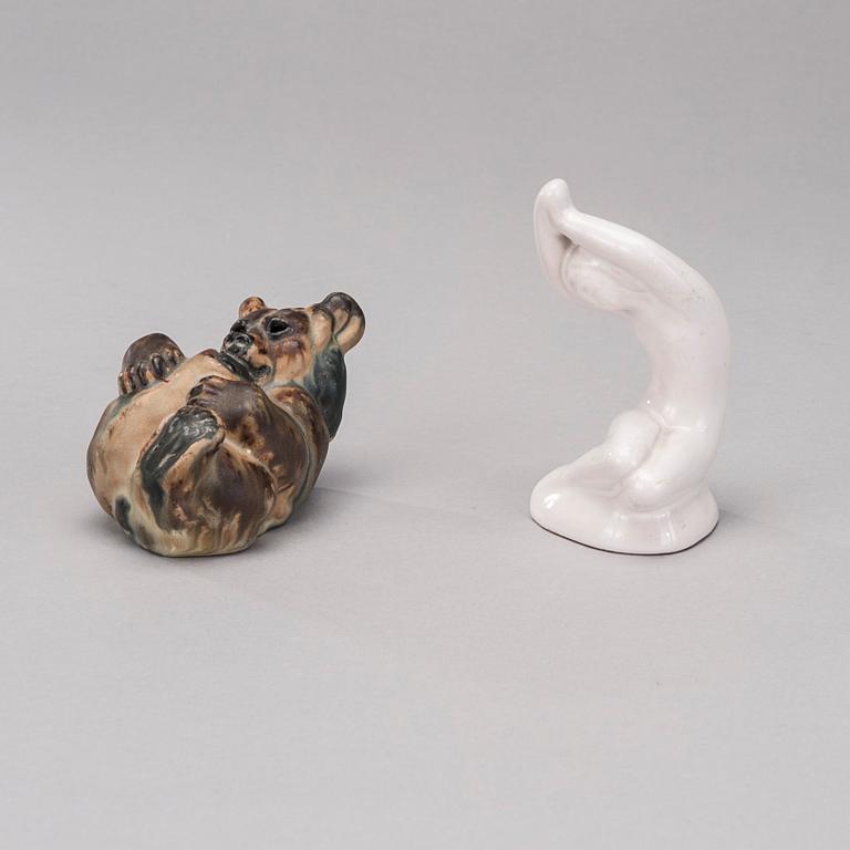 FIGURINER, 2 st, keramik, märkta L. Hjorth och Ingdam, Danmark.