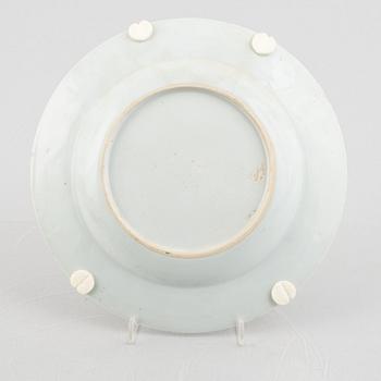 A group of three Chinese famille rose porcelain plates, Qing dynasty, Qianlong (1736-95).