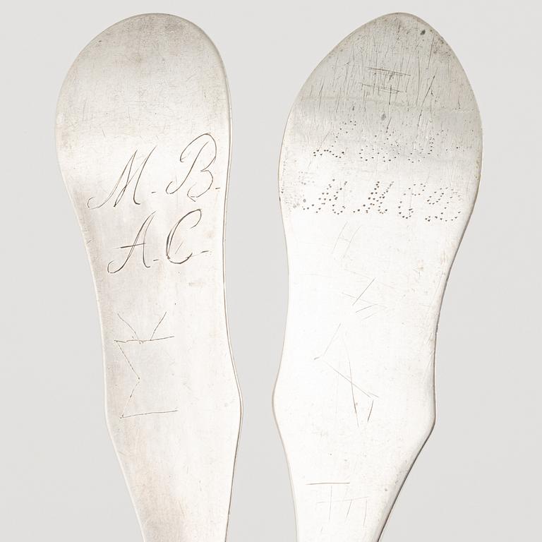 Skedar, 6 st, silver, olika mästare, bl.a. Johan Petter Molér, Visby, 1813 samt 1818.