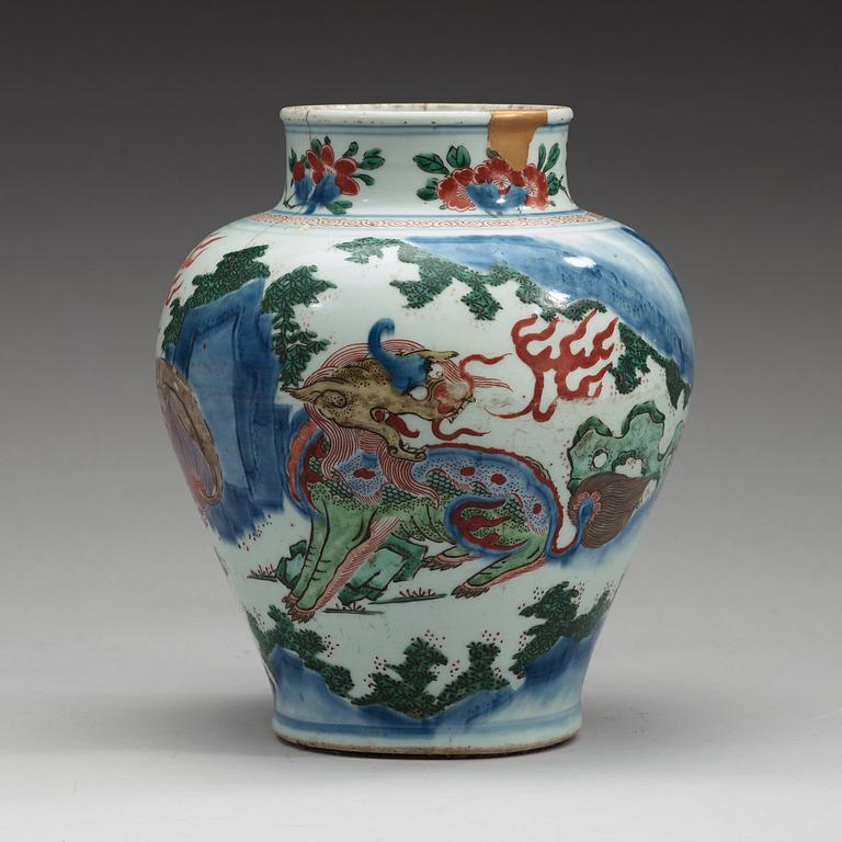 A Transitional Wucai jar, 17th Century.