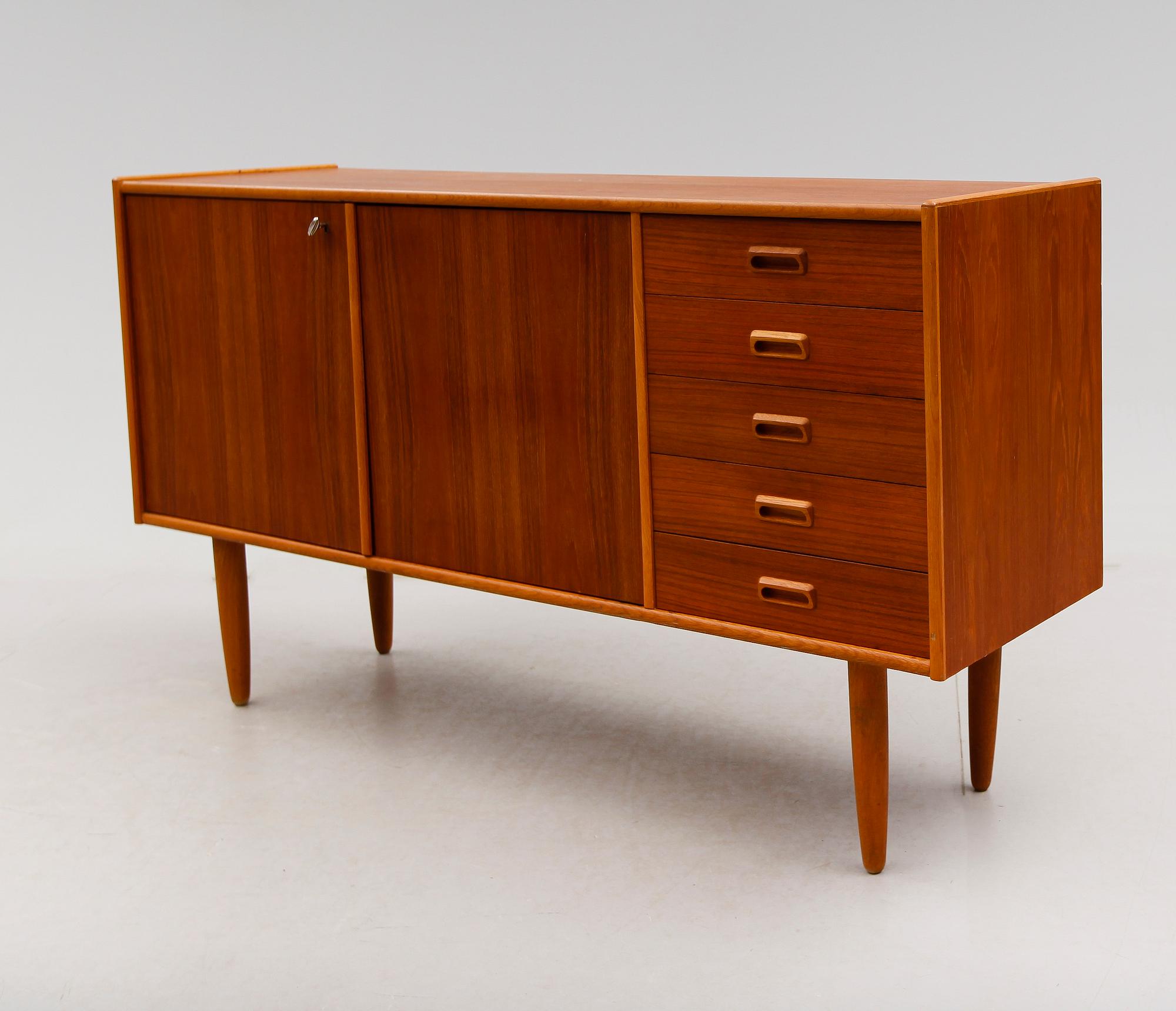 SIDEBOARD, 1900-talets andra hälft.
