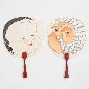 A group of assorted Japanese hair accessories and two fans, 19th and 20th century.