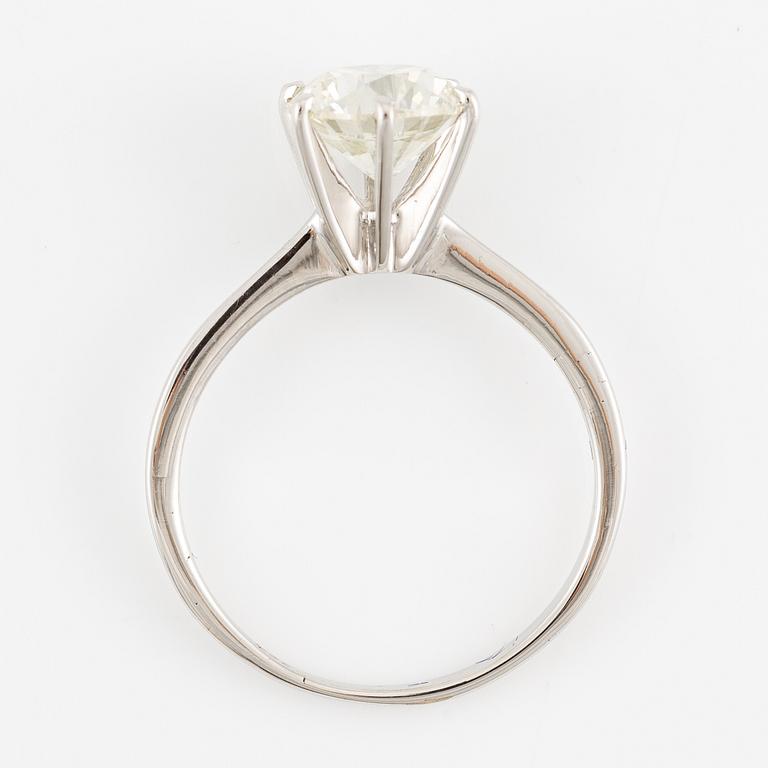 Ring 14K guld med en rund briljantslipad diamant.