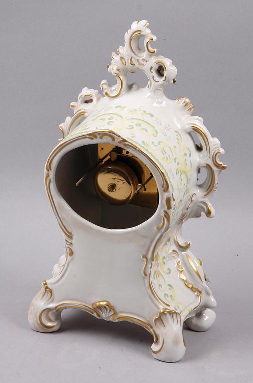 BORDSPENDYL, rokokostil, porslin, 1900-tal.