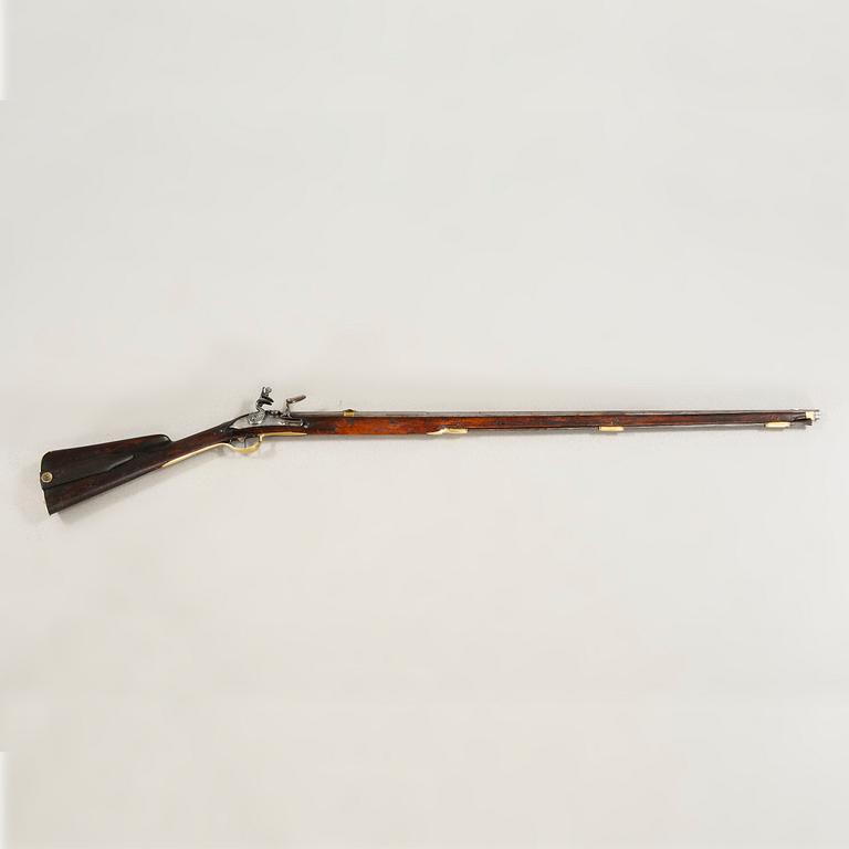 A flint lock rifle from London, 18th century.