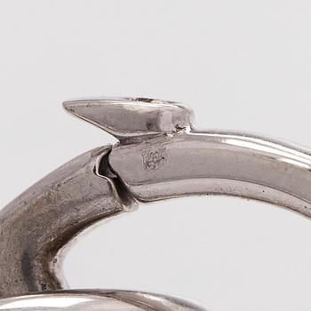 Armband, 18K vitguld med berlocker av hjärtslipade färgstenar och en briljantslipad diamant.