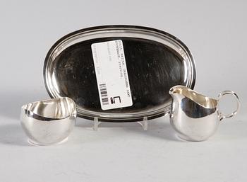 BRICKA, GRÄDDKANNA samt SOCKERSKÅL, sterling silver. Importstmpl.