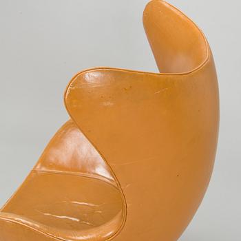 Arne Jacobsen, nojatuoli, "Egg", Fritz Hansen, Tanska, 1960/70-luku.