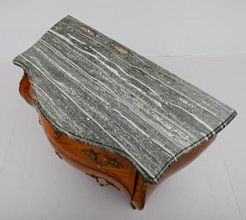 BYRÅ, rokokostil, 1900-talets mitt.
