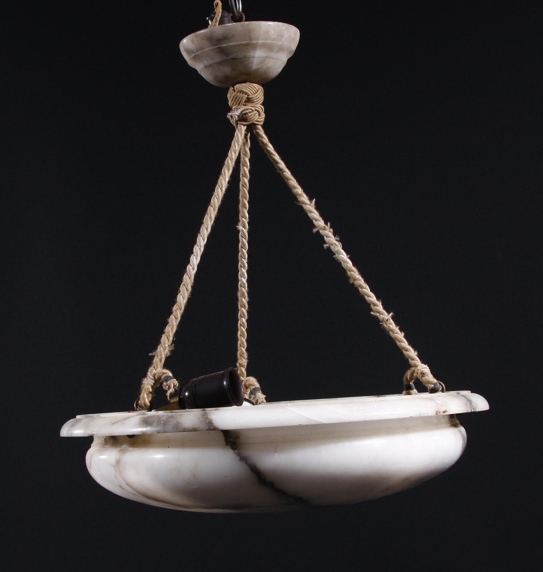 TAKAMPEL, alabaster. 1900-talets första hälft.