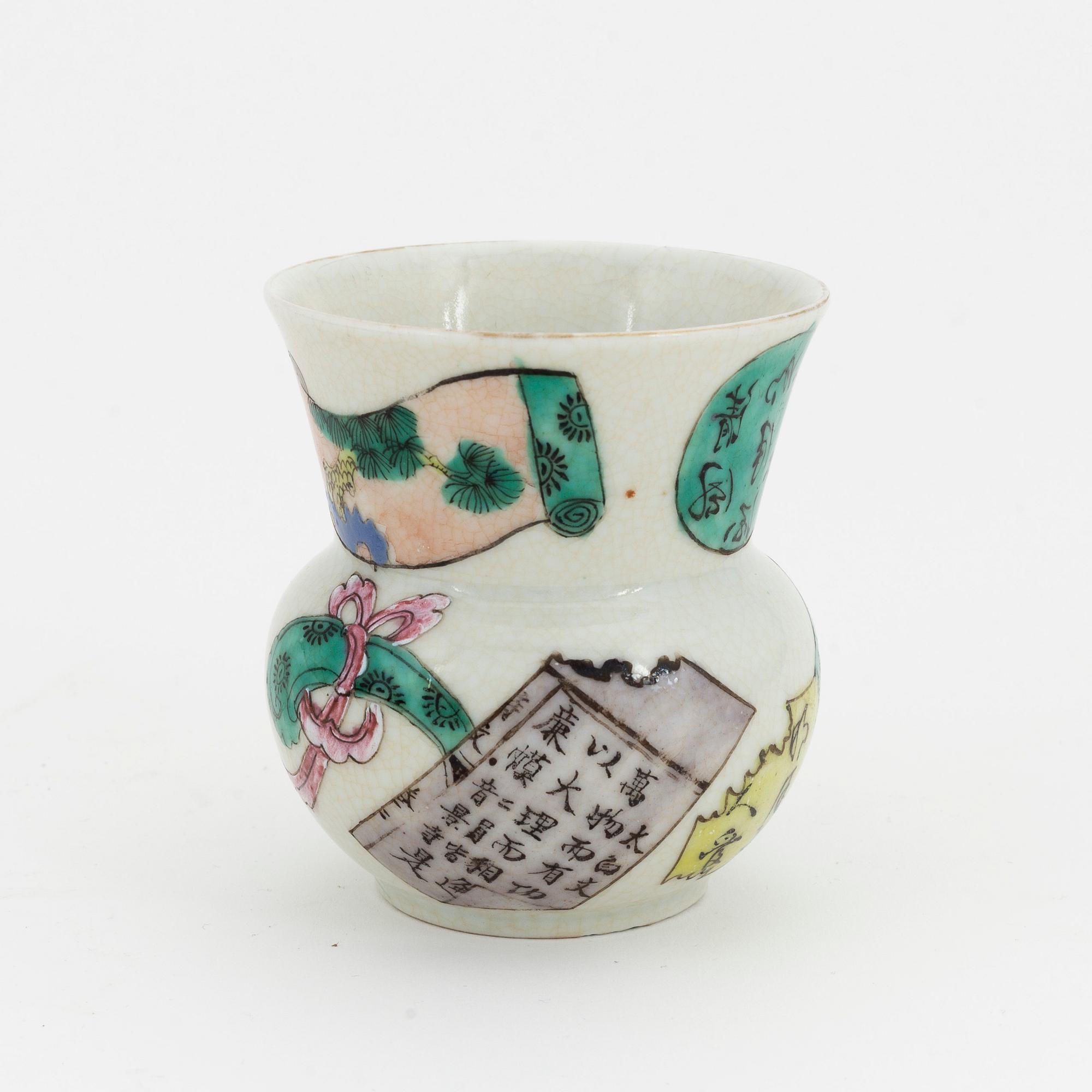 Kopp, "Zhadou", porslin, Kina, 1900-tal.