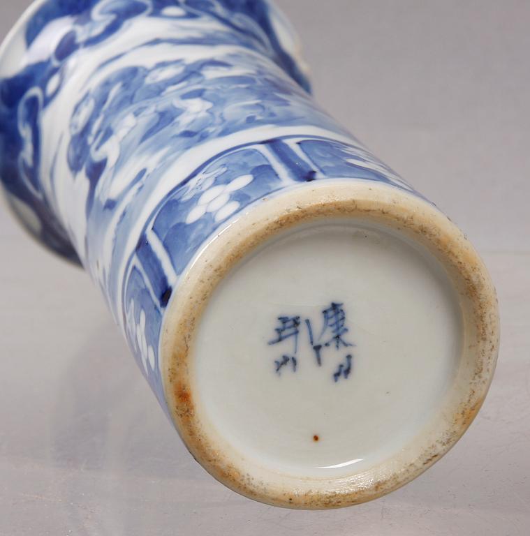 VAS, porslin, Kanxi-stil, Kina 1800-tal.