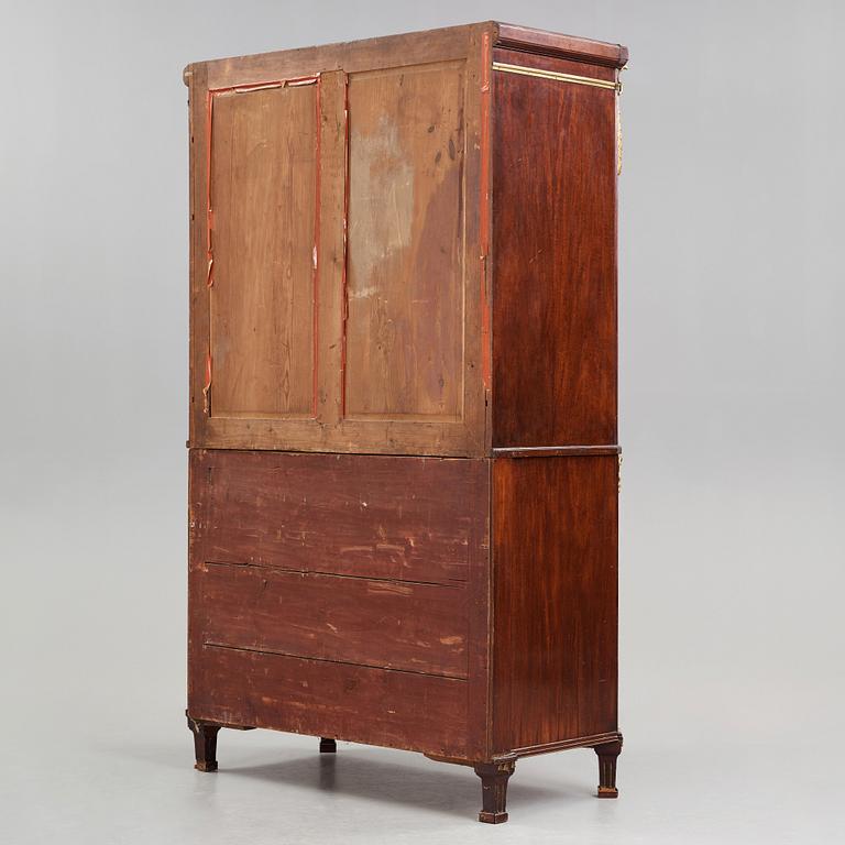 A Gustavian 1780's cupboard.