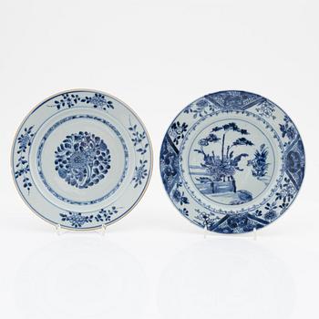 A blue and white serving dish and eight odd plates, Qing dynasty, 18th Century.