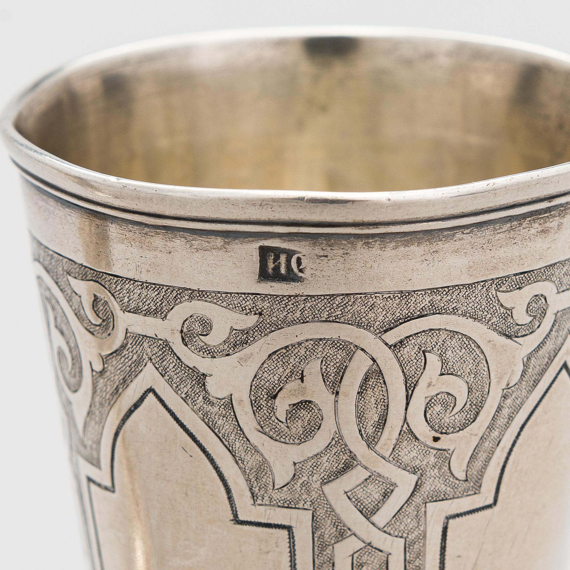 Bägare på fot, 2 st, silver Ryssland 1864 och 1883-86.