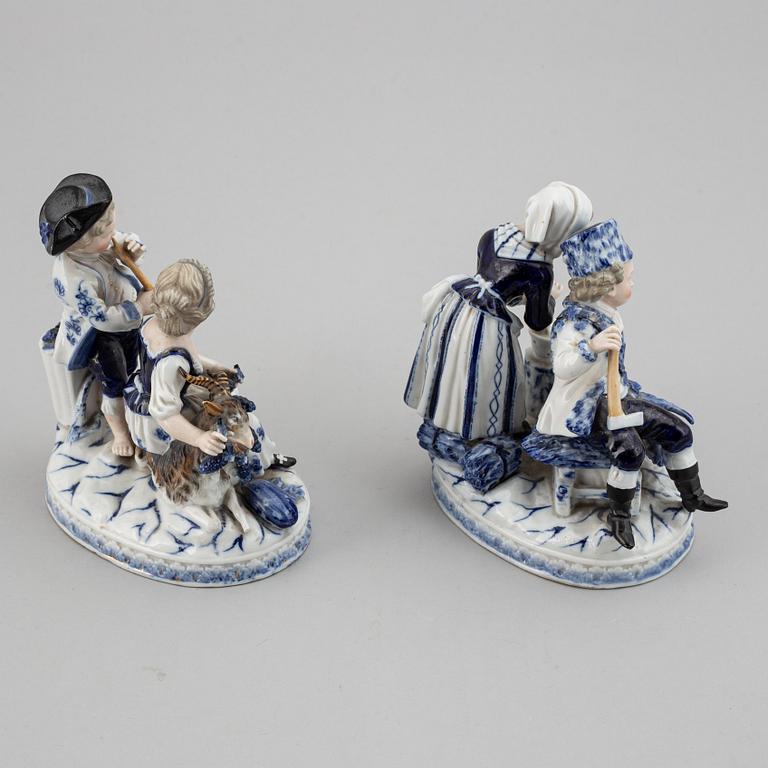A pair of German porcelain figurines, circa 1900.