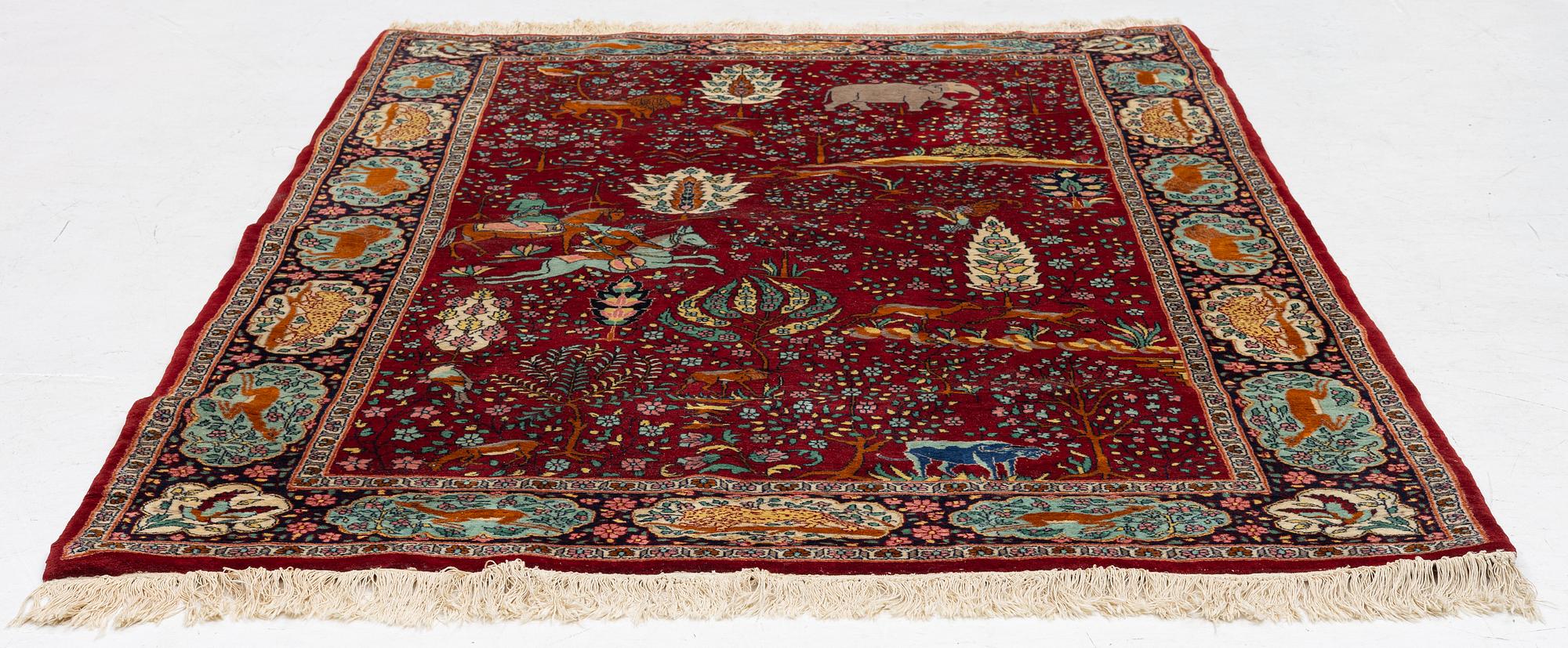 Carpet, Tabriz, with hunting motif. 220 x 140 cm.