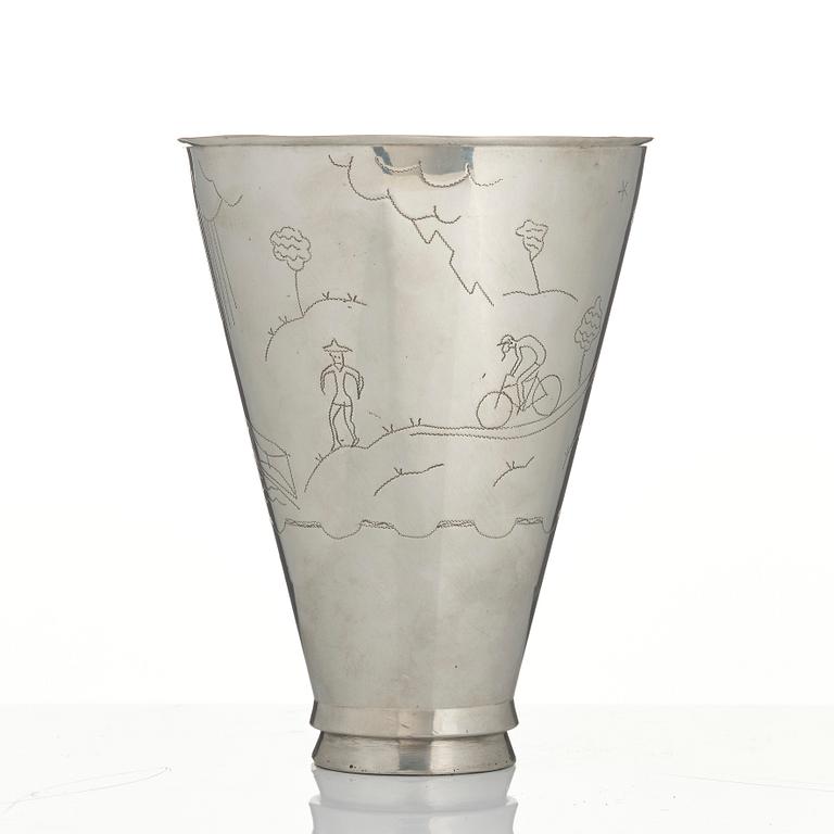 Nils Fougstedt, Vase, Firma Svenskt Tenn, Stockholm, 1925.
