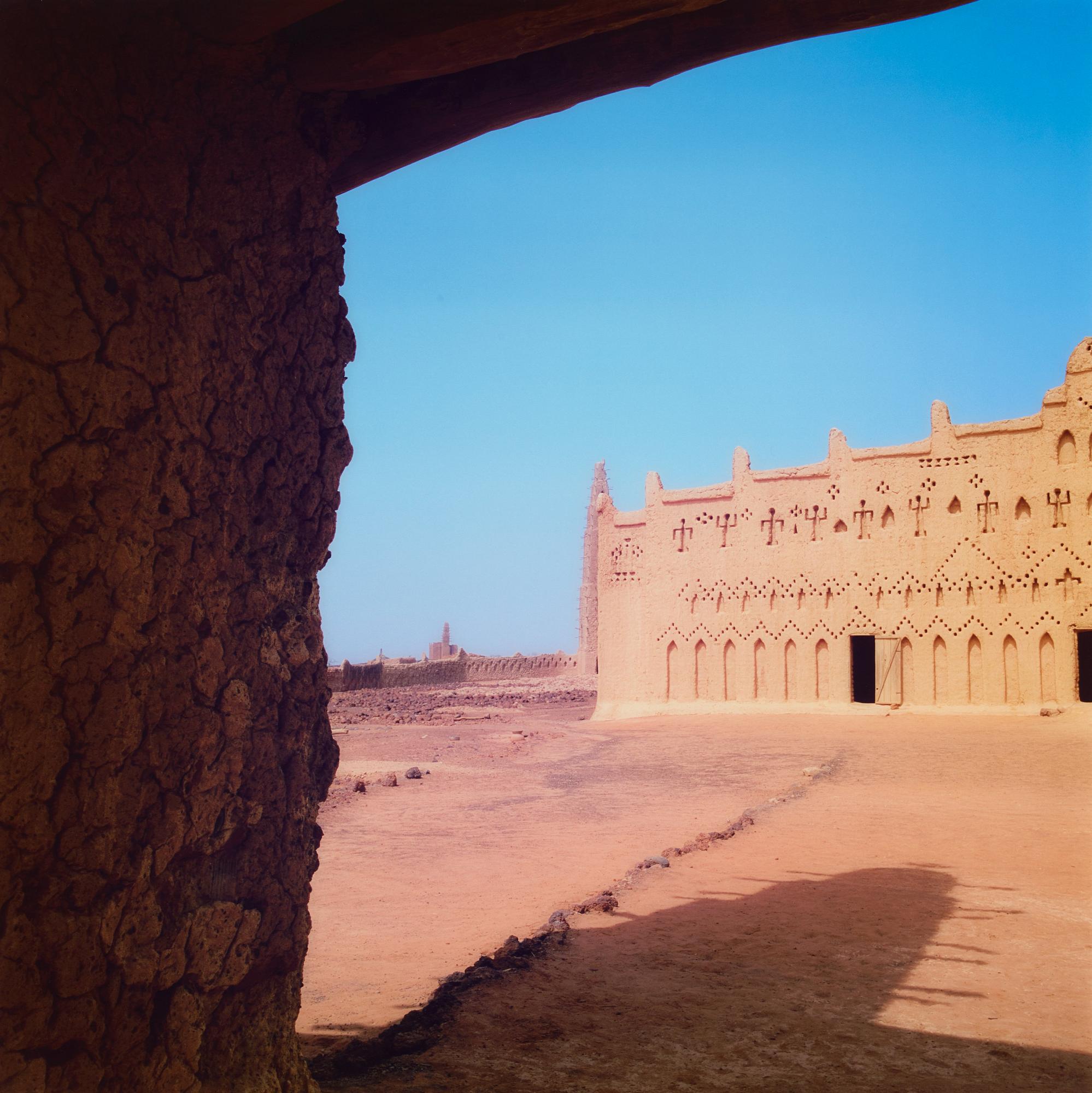 Isaac Julien, "Fantôme Créole Series (Papillon No.4 - Mosque)", 2005.