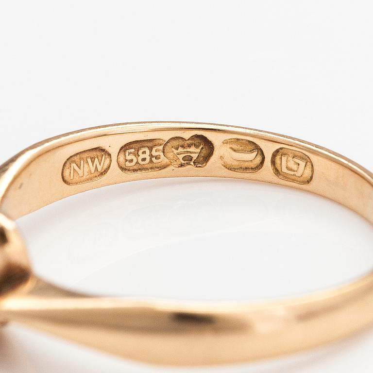 A 14K gold ring with a cultured pearl. Westerback, Helsinki 1964.