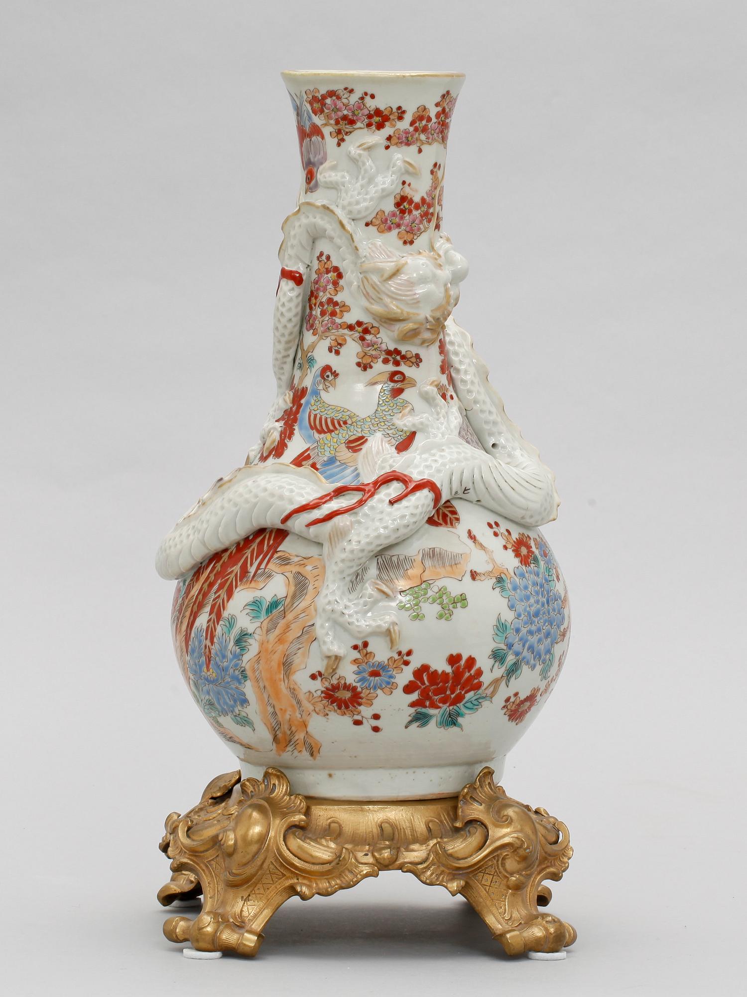 VAS, porslin, Japan 18/1900-tal.