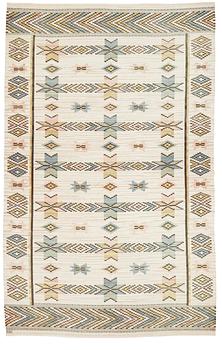 613. CARPET. "Vit botten". Flat weave. 482 x 301 cm. Signed MMF.