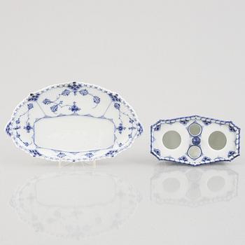 A 'Blue Fluted Full Lace' / 'Musselmalet' porcelain desk set with two inkwells, Royal Copenhagen, model 1063, 1893-1900.