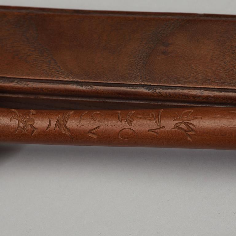 A Japanese sceptre in wooden box, Meiji (1868-1912).