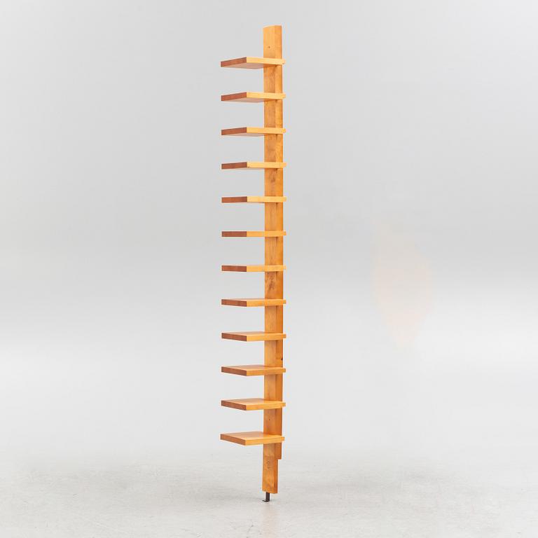 John Kandell, hylla, ”Pilaster”, Källemo, 1900-talets slut.