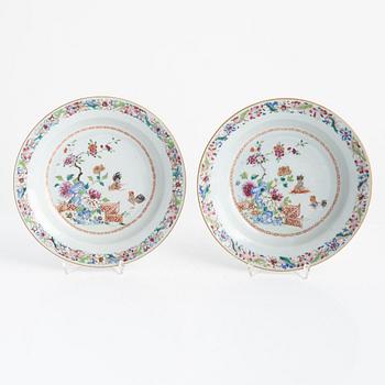 Tallrikar, 4 st kompaniporslin, Kina, Qianlong (1736-95).