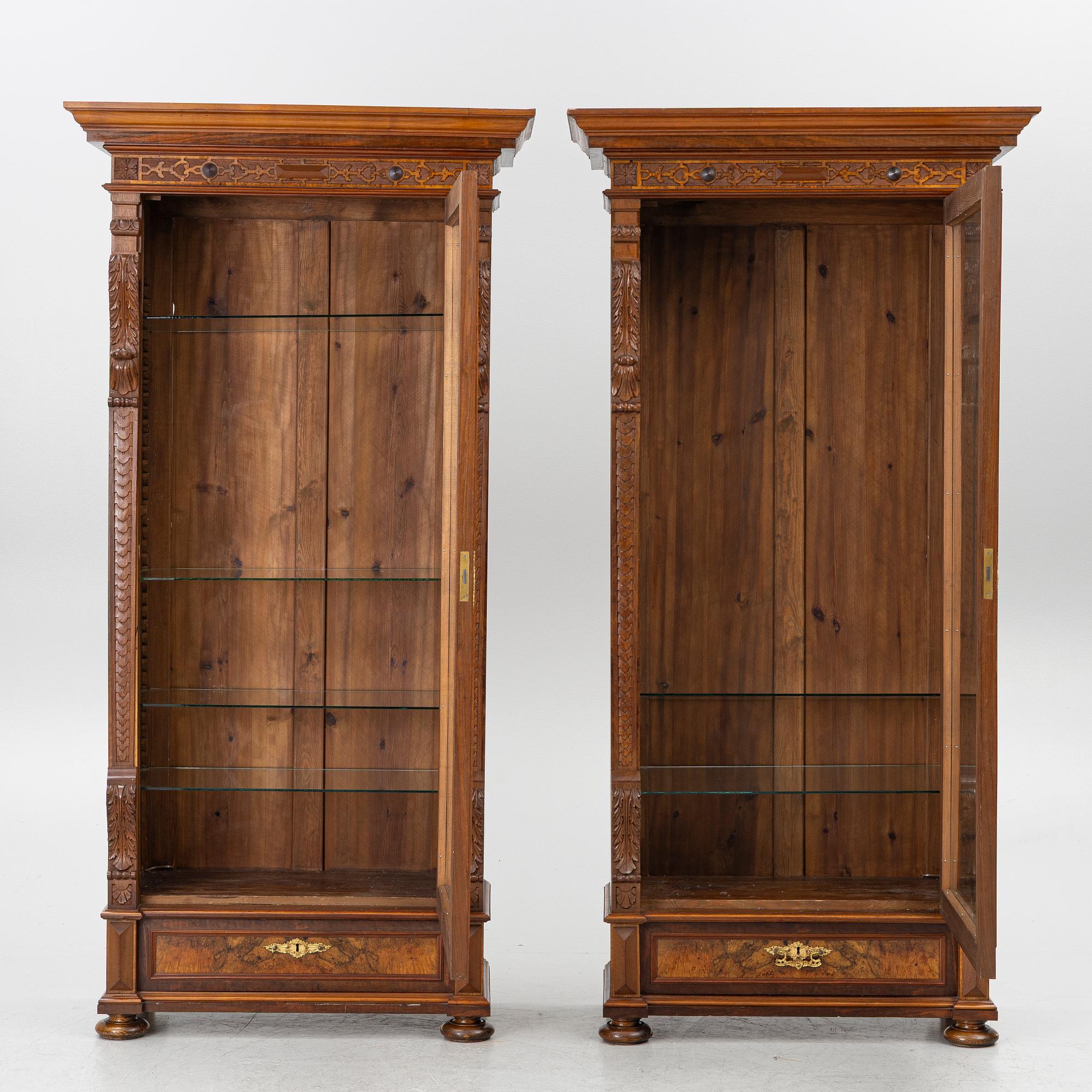 A pair of book cases, circa 1900.