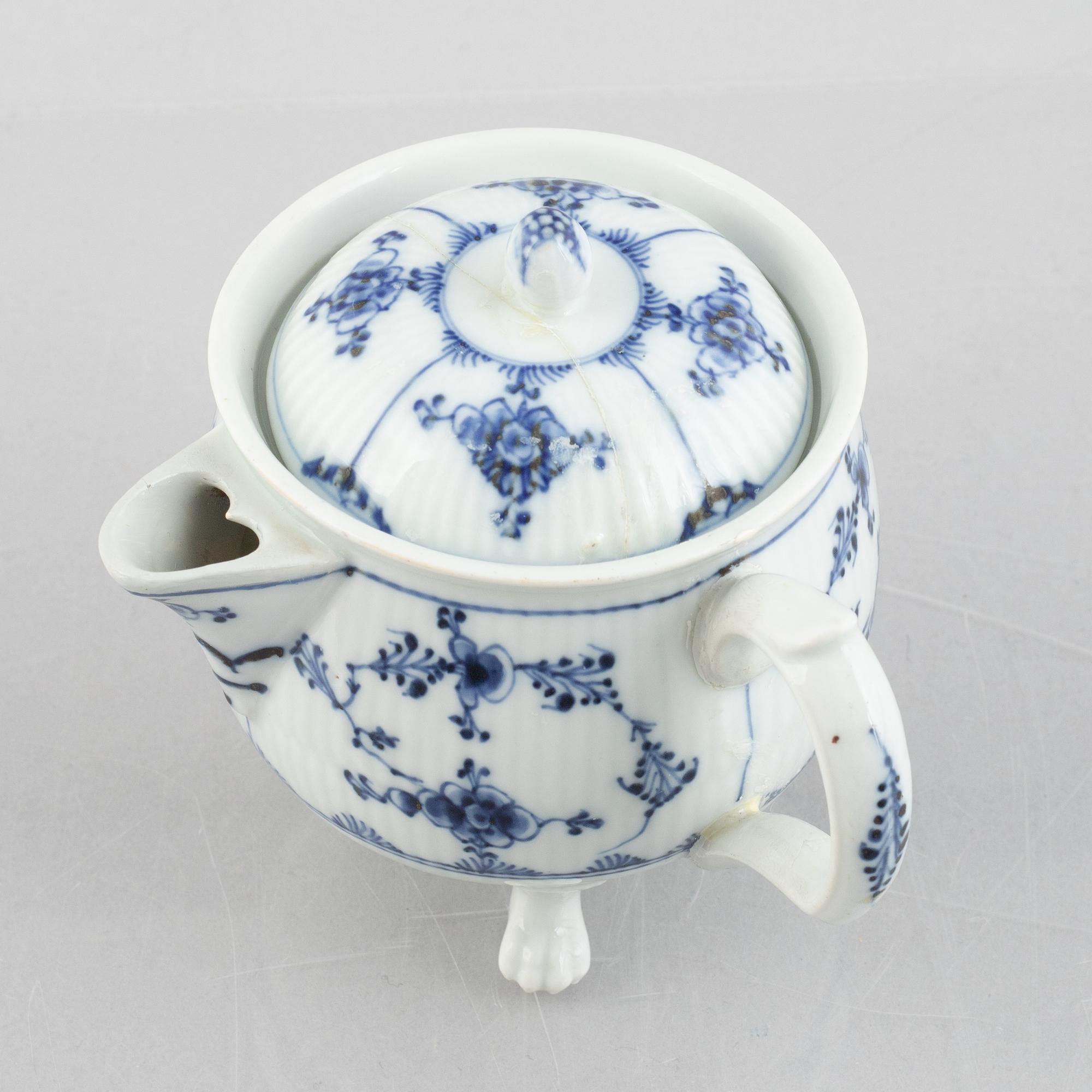 Gräddanna med lock, porslin, "Musselmalet", Royal Copenhagen, sent 1700-tal.