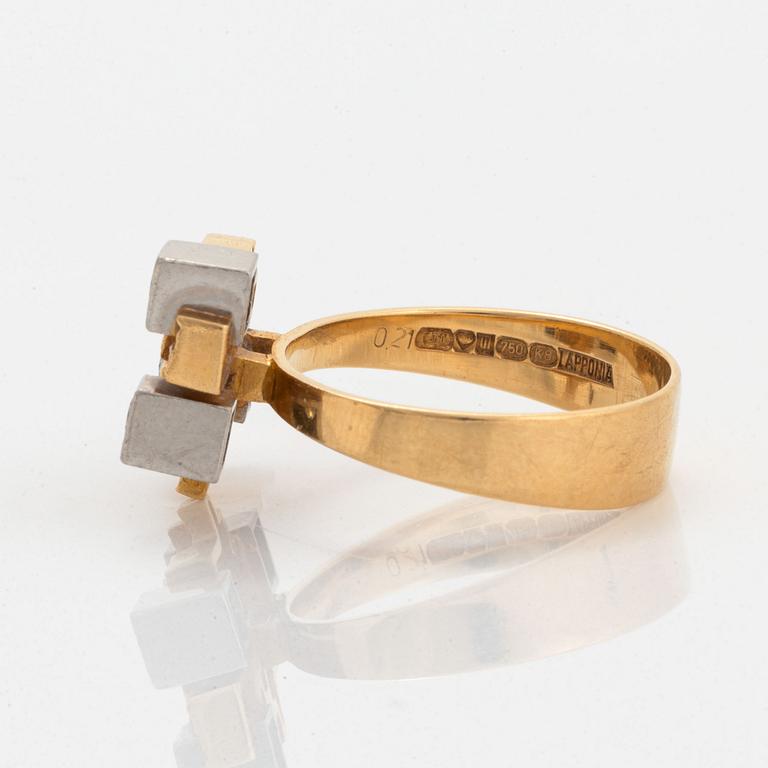 Björn Weckström, ring, 18K gold with brilliant-cut diamond.