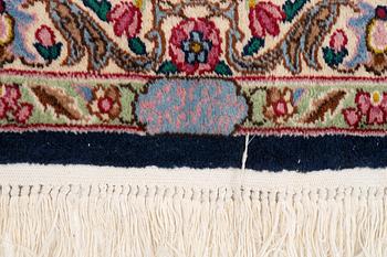 Carpet, Kirman, 410 x 300 cm.