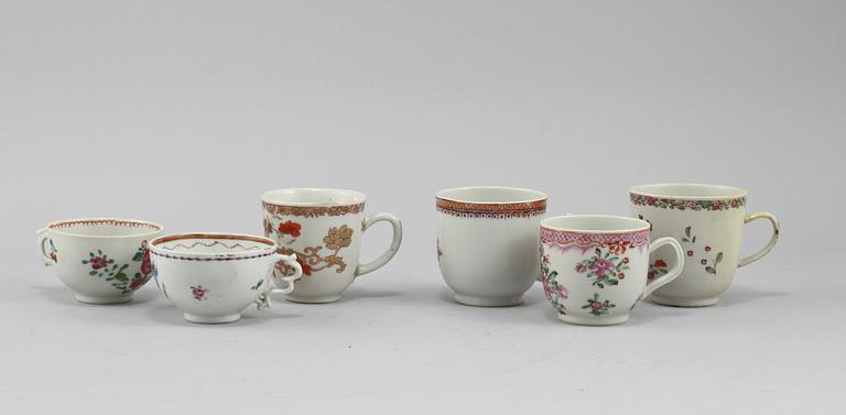 KOPPAR, 6 st samt UNDERFAT, 3 st, porslin Kina, 1700-tal.