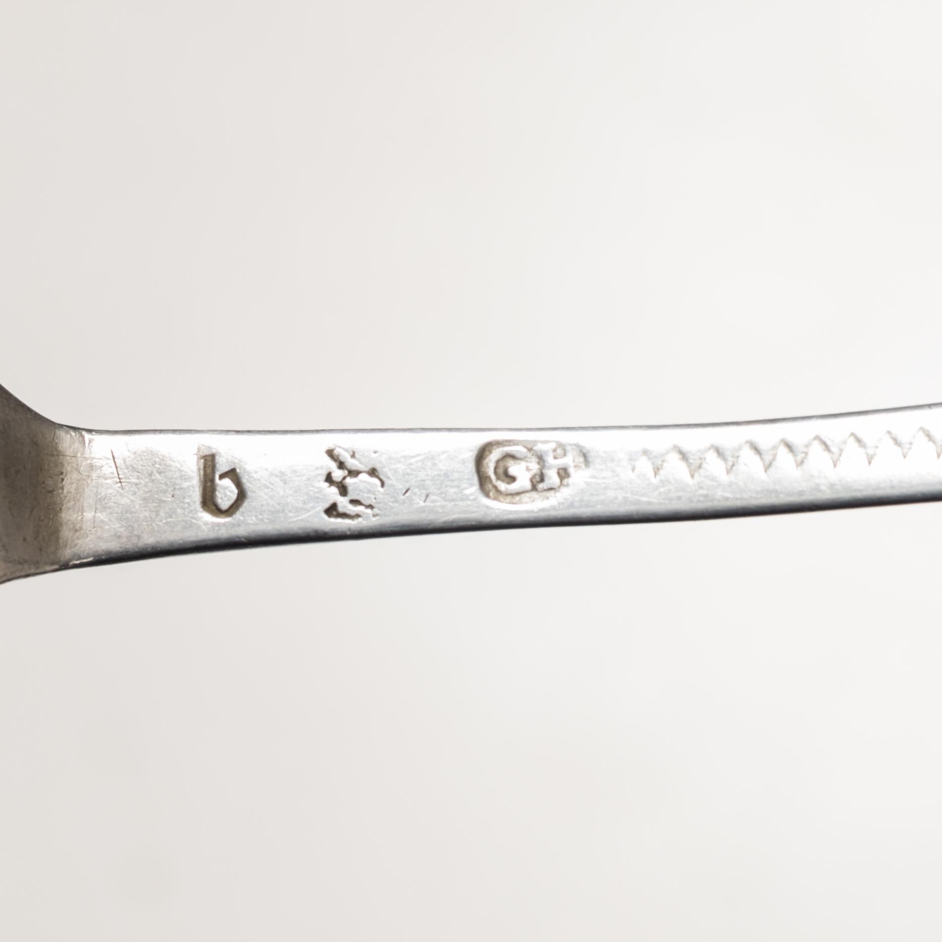 Råttsvanssked samt matsked, silver, Stockholm, 1700-talets första hälft.