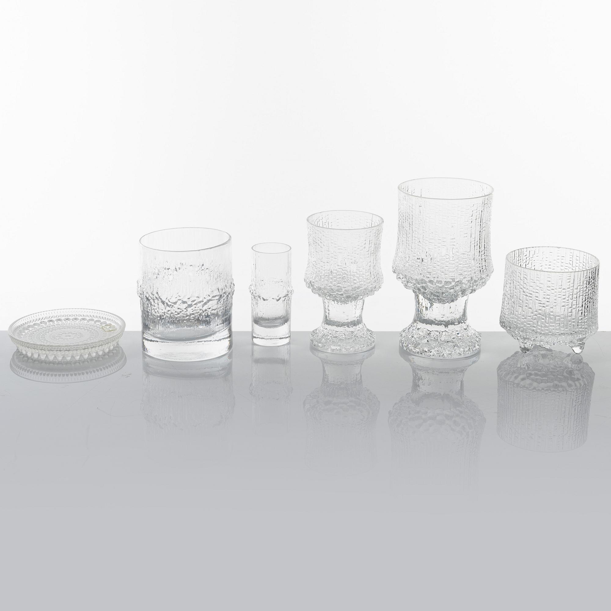 Tapio Wirkkala, glasservisdelar, 39 st, "Ultima Thule" och "Niva", Iittala, Finland.