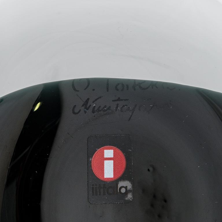 Oiva Toikka, , a glass bird signed O. Toikka Nuutajärvi.