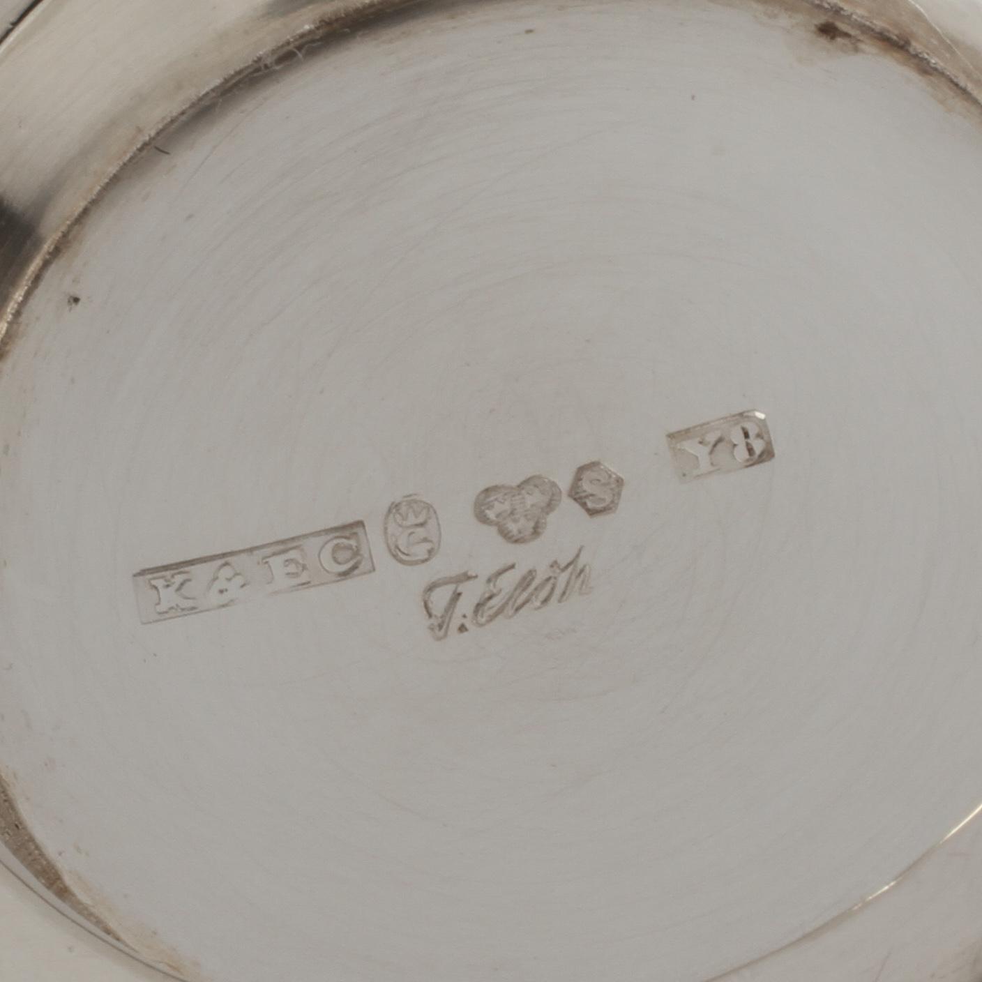PUNCHMUGGAR, 6 + 4 st, silver, Carlson K & E, Göteborg, omkring 1950, vikt 356 g.
