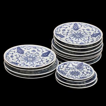 ASSIETTER, 16 st, porslin, Kina, 1800-tal.