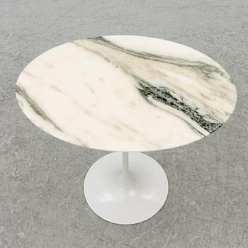 Eero Saarinen, a 'Tulip' side table, Knoll International.