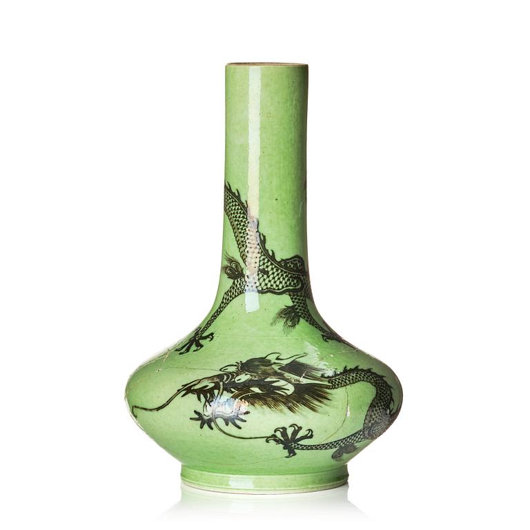 A green glazed vase with a five clawed dragons, Qing dynasty, Kangxi (1662-1722).