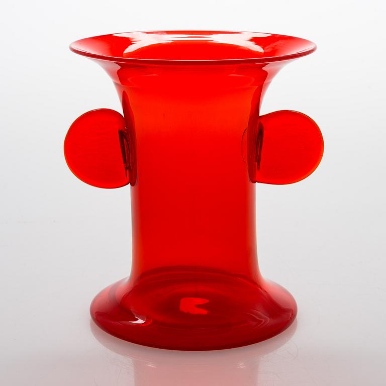 Oiva Toikka, a vase signed Oiva Toikka Nuutajärvi Notsjö.