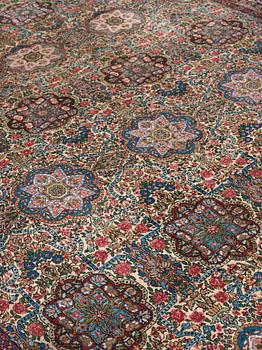 CARPET. Semi-Antique Kerman. 382 x 286,5 cm.