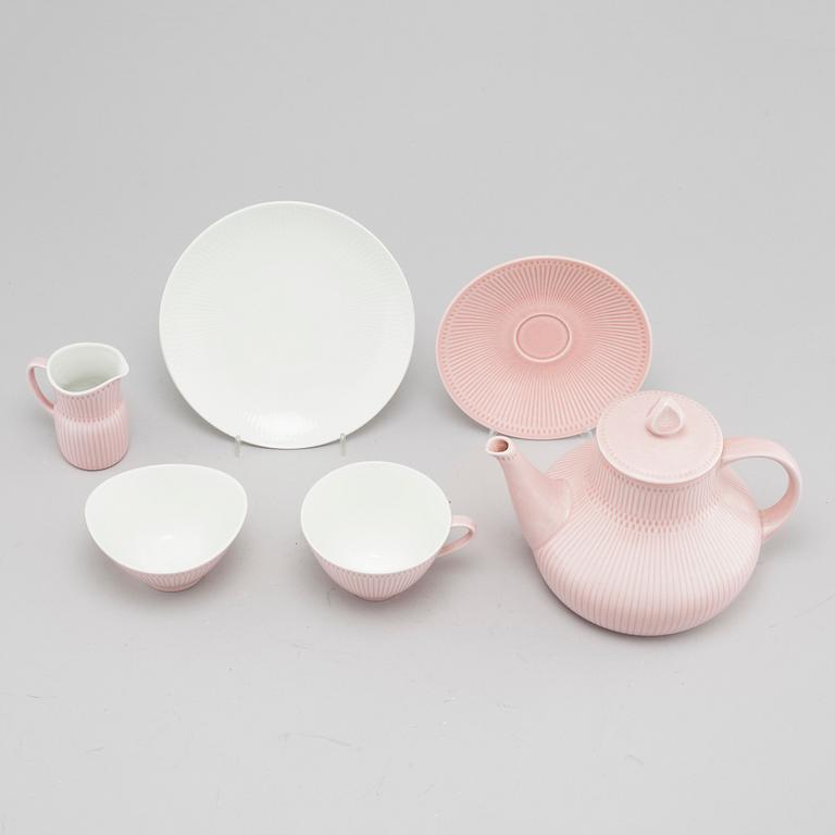a porcelian tea set of 27 pcs, "Rosmarin", Rörstrand, from the latter half of the 20th century.