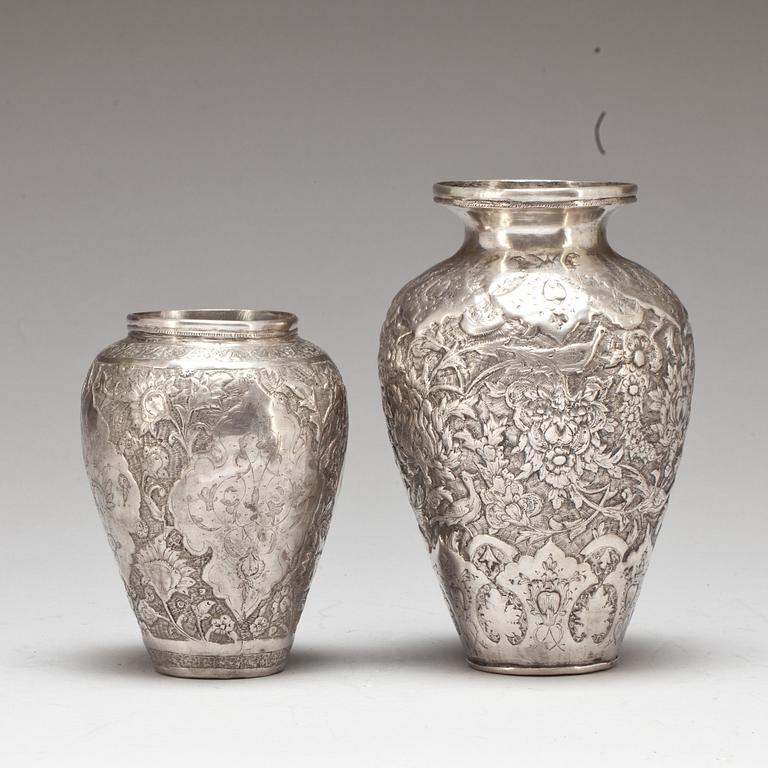 URNOR, silver, 2 st, Persien, Isfahanregionen sannolikt. Vikt ca 560 gram.