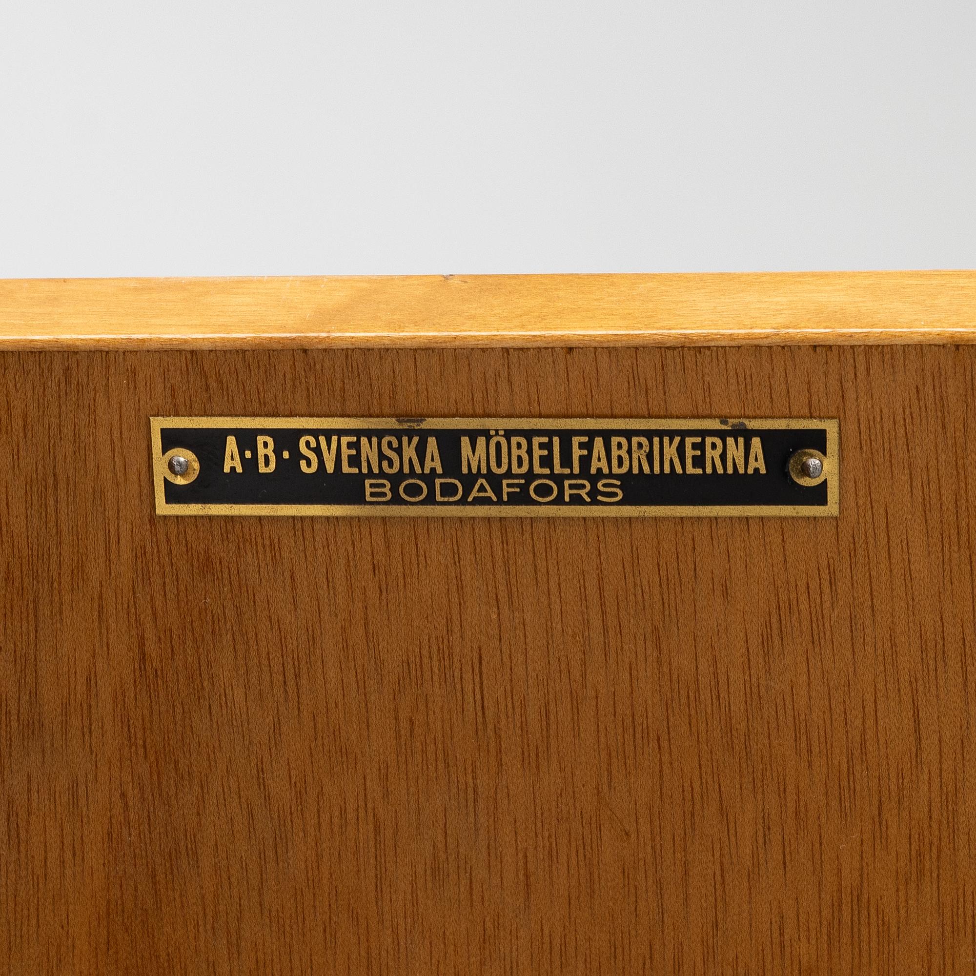Axel Larsson, sideboard, modell 1219, Svenska Möbelfabrikerna, Bodafors, 1930-40-tal.