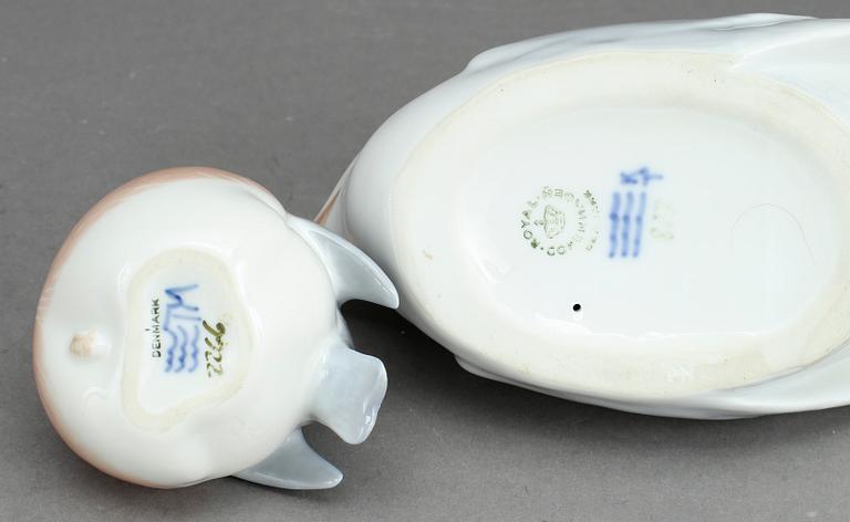 FIGURINER 2 st, Royal Copenhagen, porslin. I form av fåglar.