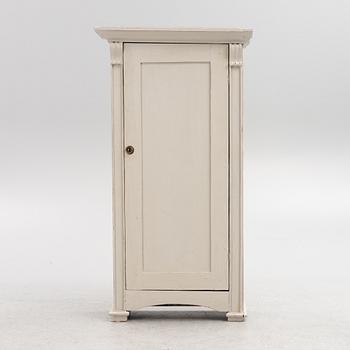 Skåp, 1800-talets slut.