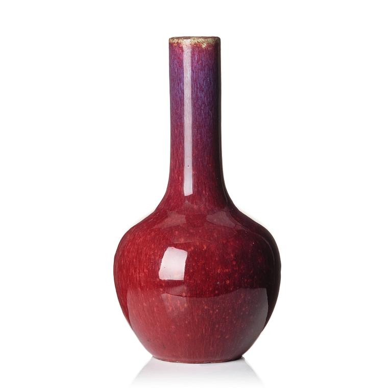 A flambé glazed vase, Qing dynasty, 19th century.